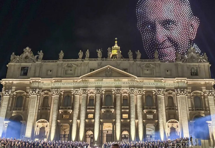 Karol G canta por la fraternidad en un memorable macroconcierto en el Vaticano