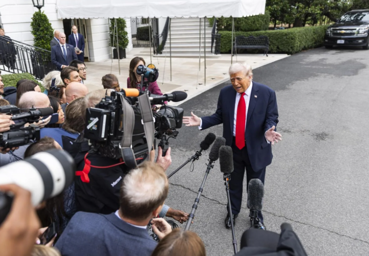 Trump asegura que EE.UU. atacó a una tercera embarcación con drogas en el mar Caribe