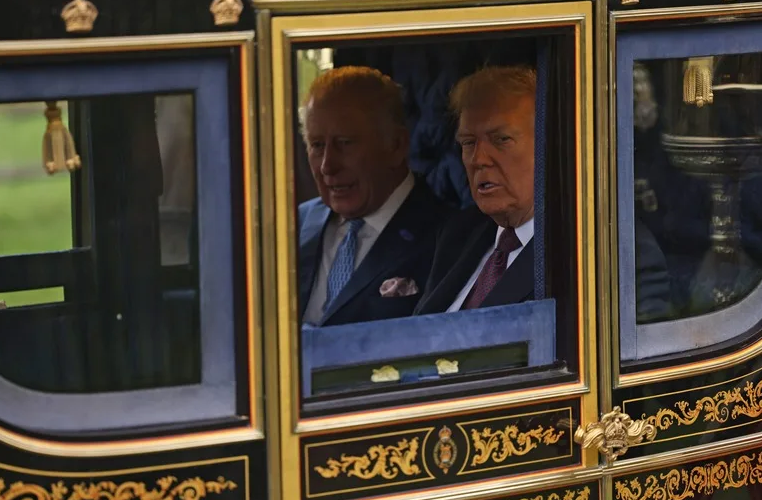 Visita de Trump a Reino Unido: Trump regala a Carlos III una réplica de la espada de Eisenhower