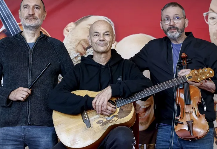 La banda Celtas Cortos lanza una nueva versión de su «Cuéntame un cuento» con Ara Malikian